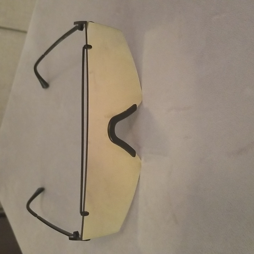 QUAY TRANSCEND SUNGLASSES